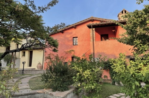 It's a little B&B set up in a typical Umbrian country house.