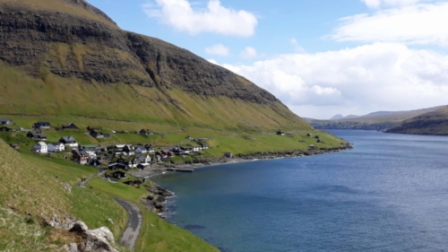 The islands' coastlines are dotted with small villages