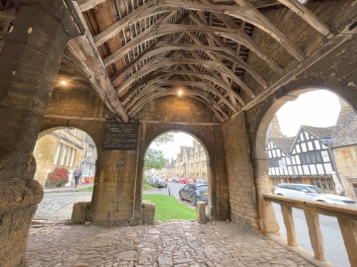 There are more than 270 listed buildings in the village, including the market square which dates from 1627.