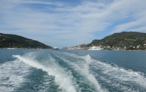 But we didn't care ... we were very happy on our little ferry. Well, reasonably happy. :) Leaving the west coast behind, we were headed for Lerici, about 10 minutes away.