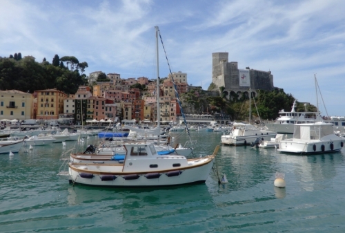 This lovely town is the main centre on the bay's east coast.