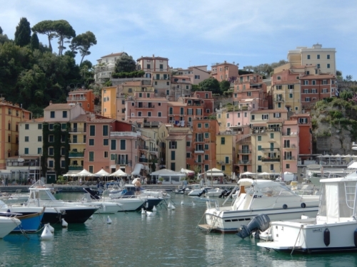 In the 1820s, Percy Bysshe Shelley and his wife stayed near here - further impetus for the name 'Il Golfo dei Poeti.' 