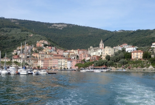 The ferry service isn't as regular as the local bus, but it's much less crowded. 