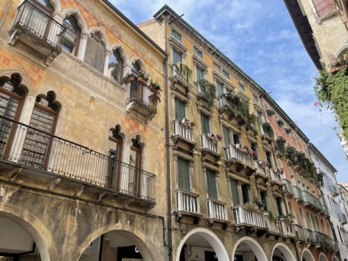 Though Treviso attracts its share of visitors, this is not a tourist town; you won't find the restaurant touts and souvenir shops here. 