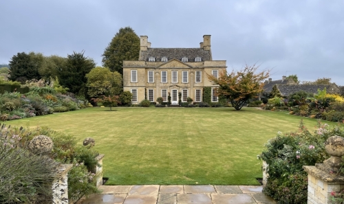 We had a short window to explore the Cotswolds - just a single day really - so we hit the highlights of this beautiful part of the country.