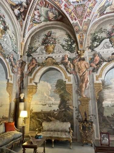 And then we arrived at Palazzo Colonna - the Baroque palace housing one of Rome's finest private collections (and that's saying something!).