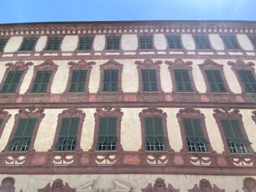 Happily, it enabled us to enjoy these beautiful buildings.