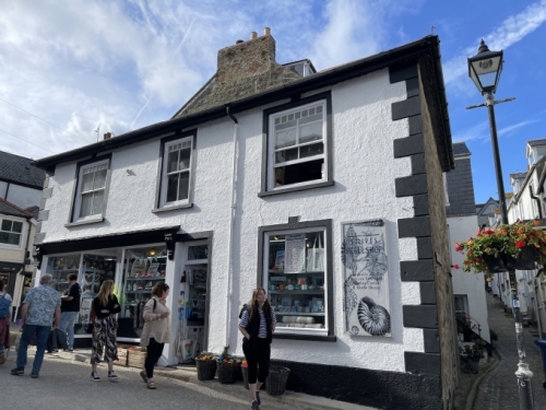 It's a lovely town, and well set up for the tourists - like us - who flock here.