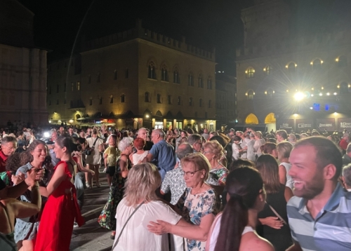 This was such a fun event! The party started around 9pm and people danced the night away.