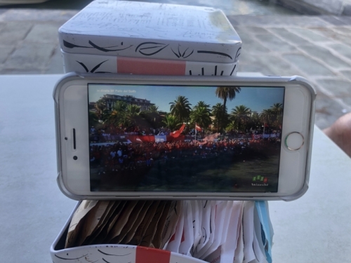 Alas, strong winds cancelled the ferry service to La Spezia so we had to watch the very excellent live coverage from our aperitivo table at the Fezzano waterfront.
