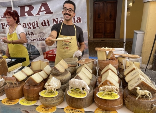 ... it's also a bit about the cheese ...