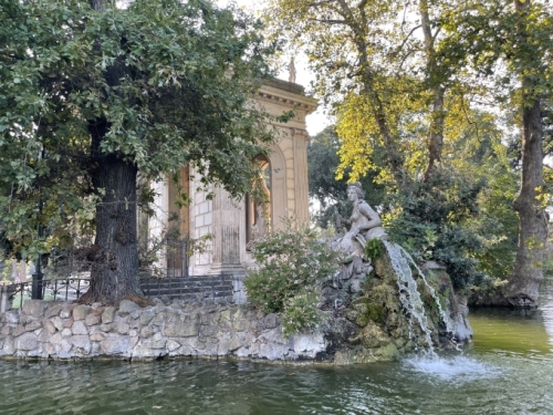 ... especially the lake on a warm autumn afternoon. It's possible to rent a boat here so, of course, we did.