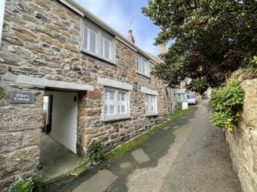 We stayed here, in the old Pilot's Cottage.