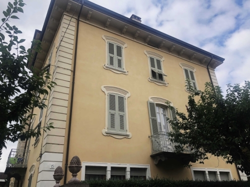 And this is Rita and Elio's beautiful home just on the edge of the town centre.