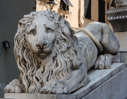 But why does this Cathedral lion seem so unhappy?