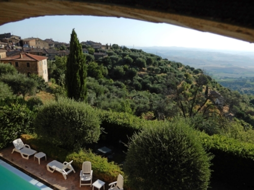 Unusually for us, we booked into a hotel for our week in Montalcino 