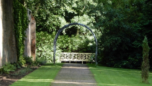 John and Greg impressed here by suggesting to a man in the tea house that, as they'd run out of scones, he could perhaps bring some more down from the main house