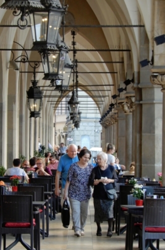 The Hall's porticoes reminded us of Bologna