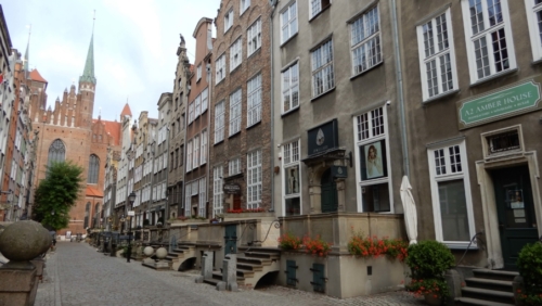 Wealthy merchants built their houses here, each one with a raised, stone terrace at the front - a kind of outdoor dining room for the merchants and their families 