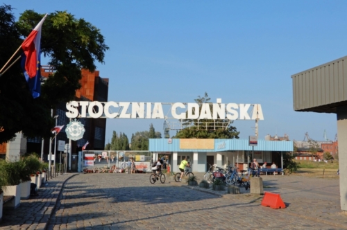 In August 1980, 17,000 workers took control of the Lenin Shipyard over a range of issues including workers' rights, low wages and rising food prices