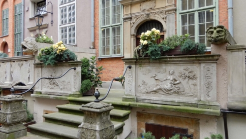 There's another interesting thing about these terraces - each one has an ornate rain gutter that carries water from the roof down to the street