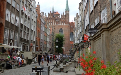 These days the merchants have long gone and Mariacka is lined with cafes and shops selling amber jewellery