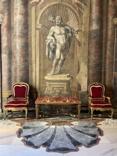 Visitors - or guests - here are allowed to sit on the antique chairs and sofas. In Palazzo Colonna, everything is beautifully maintained (because it's a private collection - the same can't be said for many of the State-owned galleries and museums). The marble floors alone are extraordinary!