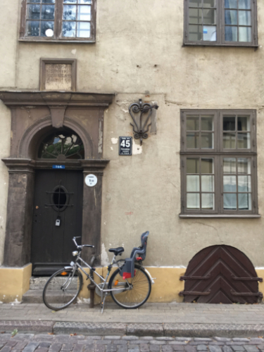 We stayed in an apartment in this building - it dates from 1730