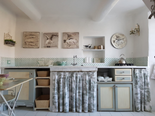 And just to further demonstrate their amazing skills in this area, here's what they've done with Elio's grandparents' little apartment in Fezzano 