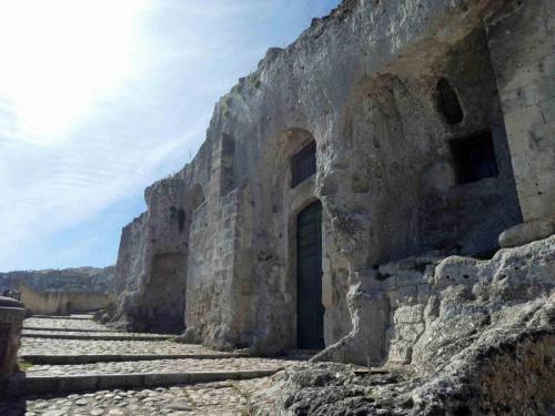 Excavated blocks began to be used to enclose the caves in the sassi
