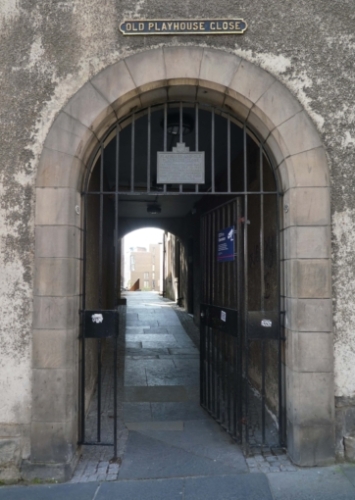 And the lanes and alleyways - known as closes - that run off it