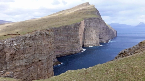 Trælanípa (Slave Cliff) stands 140m above the sea; the name is said to come from the Viking Age when pushing people off cliffs was a form of punishment 