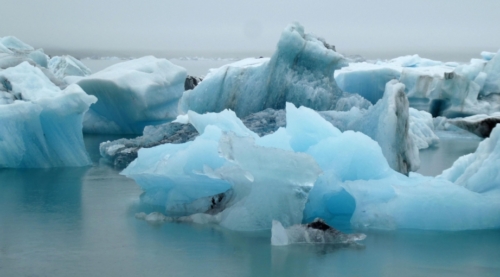 Some of these icebergs are huge (even then only 10% is visible above the water); it's because the ice is so thick at the edge of the glacier 